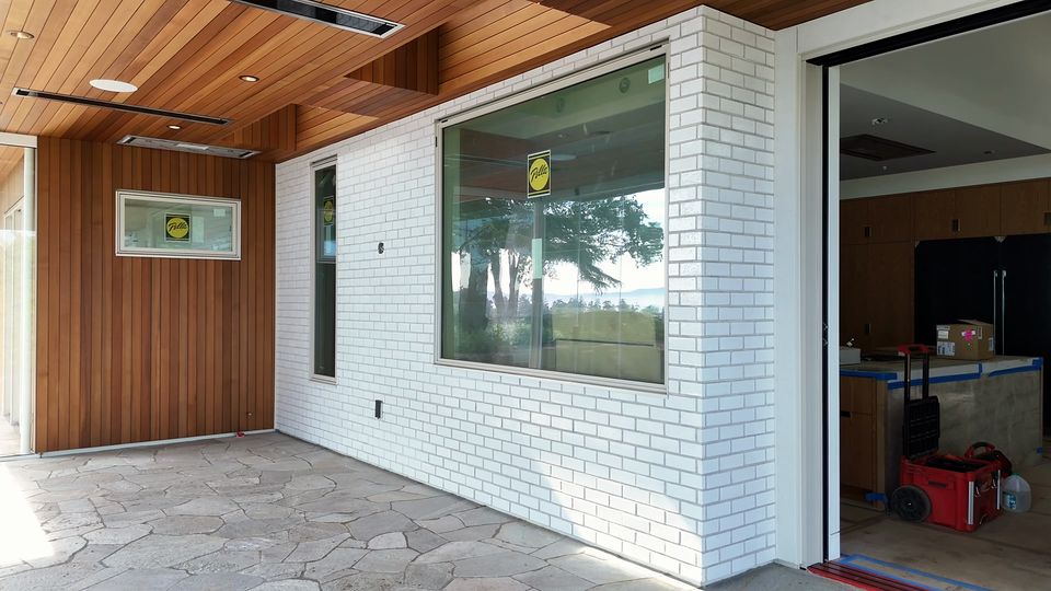 Video: clean white brick veneer on a modern custom home in Victoria